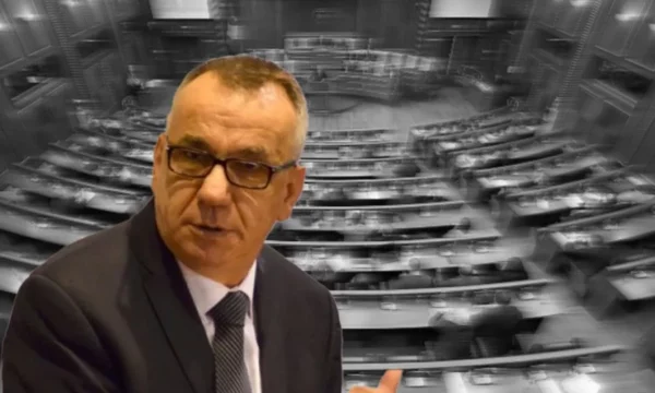 Hasani  Protestat masive të qytetarëve e detyruan Kurtin të lëshoj pe për Ligjin për Specialen
