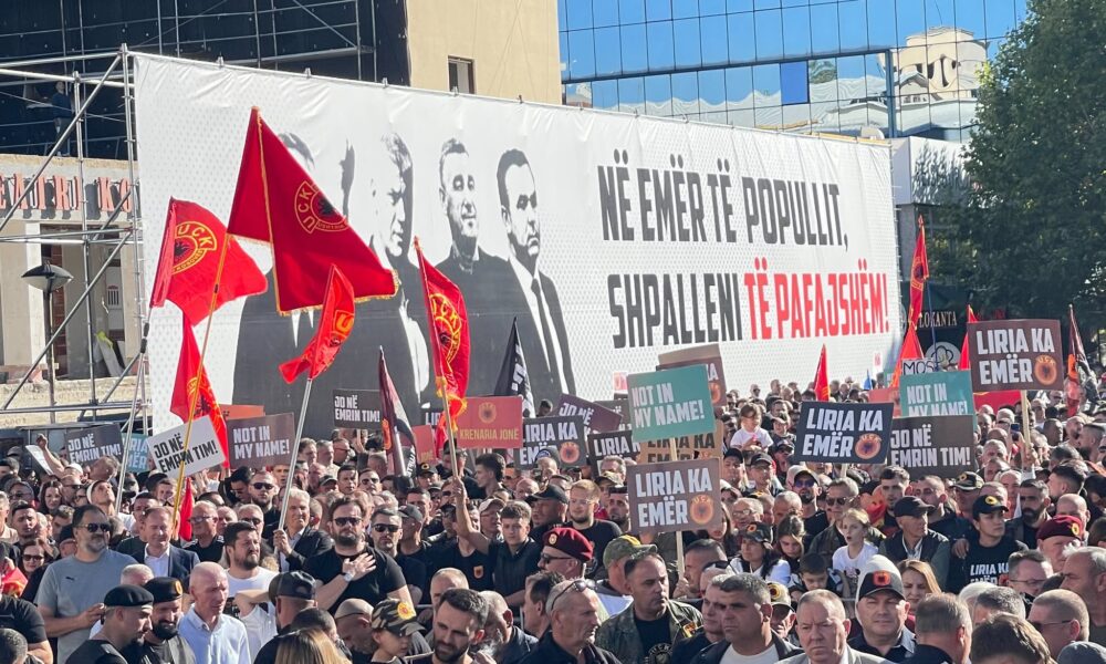 Associated Press për protestën kundër Speciales  Më e madhja mbarëkombëtare deri më tani