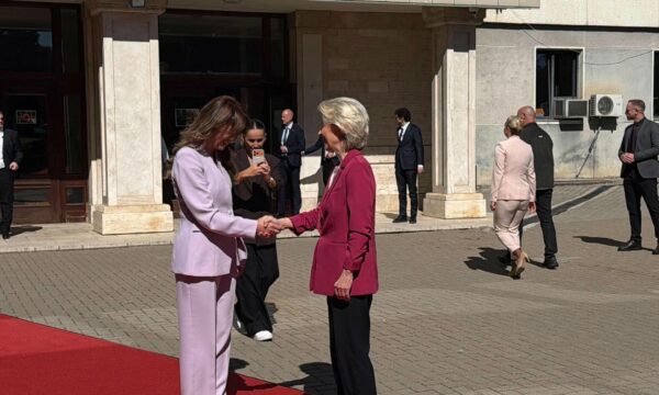 von-der-leyen-nis-takimet-ne-kosove-pritet-nga-haxhiu