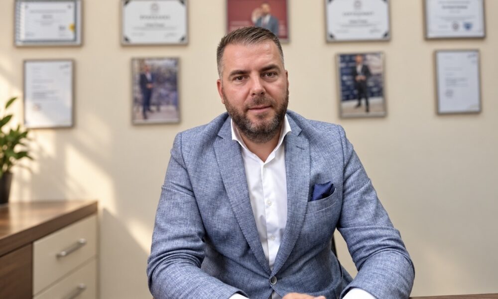 Astrit Gashi vlerëson Sabri Azirin  Dera e hapur për çdo qytetar