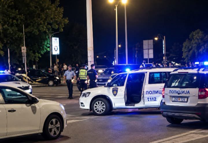 Dy policë dyshohet se janë larguar nga Maqedonia e Veriut pas rastit të rrahjes së dy shqiptarëve  