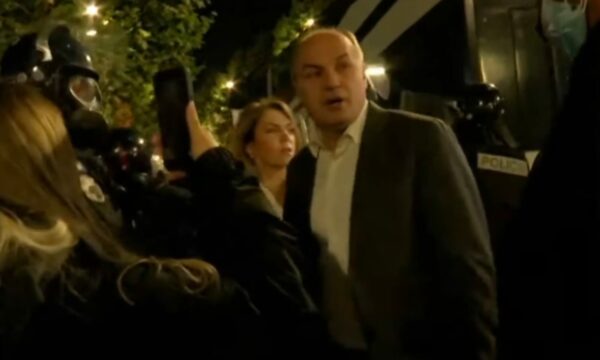 hoxhaj-policeve-ku-eshte-komandanti-kjo-eshte-sjellje-pahijshme-e-keni-tepru