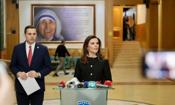 grupi-parlamentar-i-pdk-i-kerkoi-presidentes-ta-terheqe-ligjin-gruda-doli-kunder-citaku-e-mbeshtet-me-like