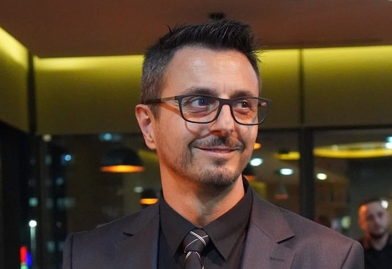 arianit-xhaferi-pomllad-sorabotnikat-me-entuziazem-presin-personin-e-listes-se-zeze