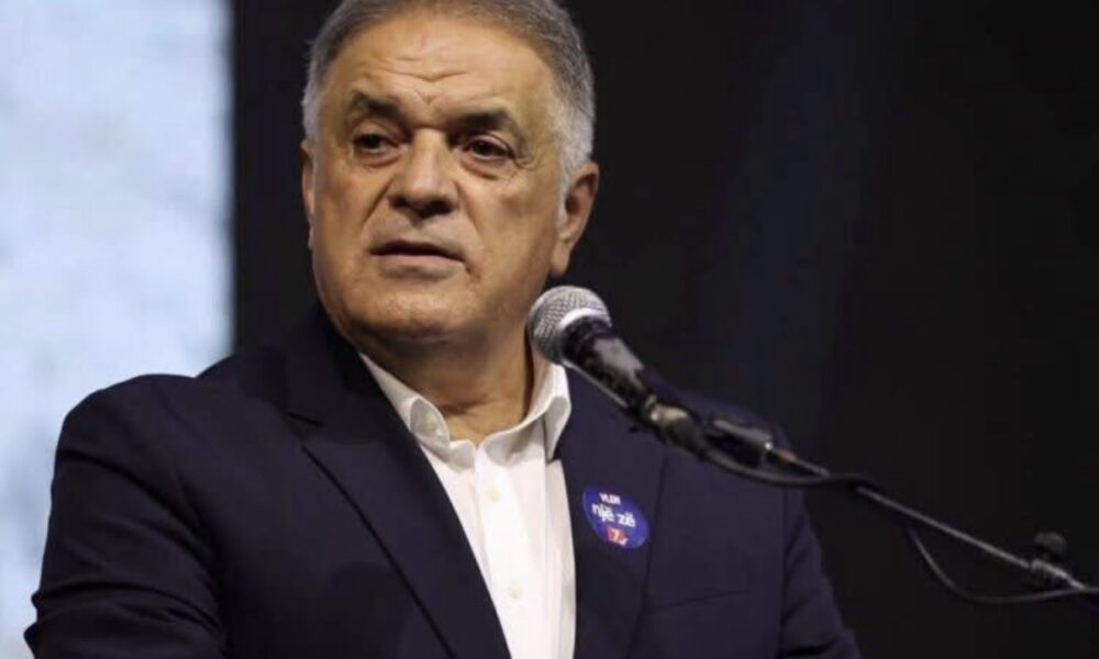 Mbishkrimet vetëm në maqedonisht në sallën e Kumanovës  Osmani  Projekti është i vitit 2018  do t i korrigjojmë