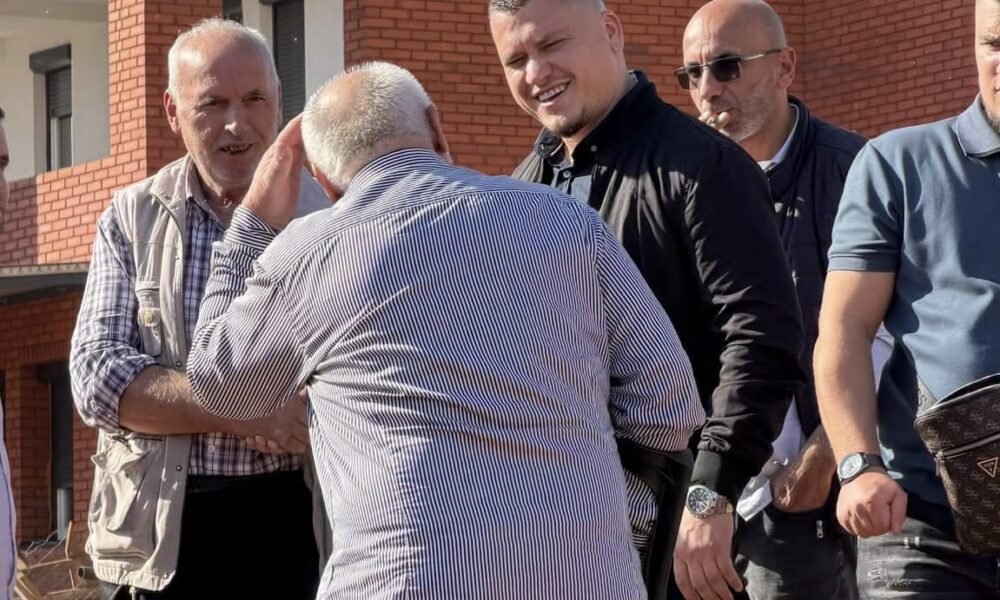 Daut Beqiri  Asfaltohen pesë rrugë në Haraçinë  punimet vazhdojnë edhe në Orllancë e Grushinë