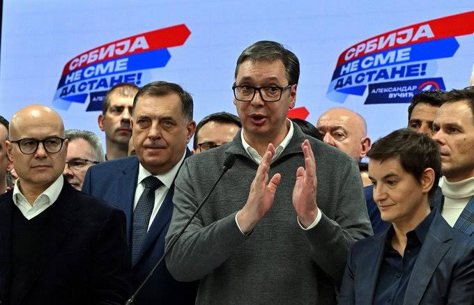 Partia e Vuçiç u ndalon hyrjen mediave N1  Nova S  Danas dhe Radar në selinë e saj gjatë natës zgjedhore
