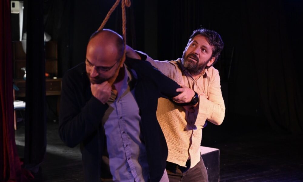 Shfaqja teatrore  Litari  përcolli mesazhin për rëndësinë e dashurisë  kujdesit dhe mbështetjes njerëzore