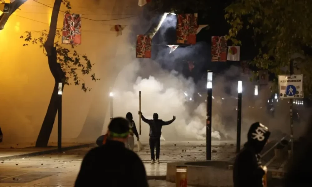 protesta-e-ne-shqiperi-dje-u-arrestuan-69-persona-dhe-20-u-proceduan-penalisht