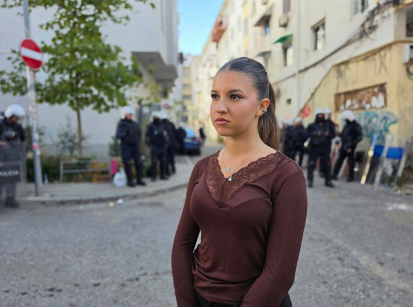 Studentja kosovare në Shqipëri  Desea Ramadani  bën thirrje për bashkim në protestën në Tiranë
