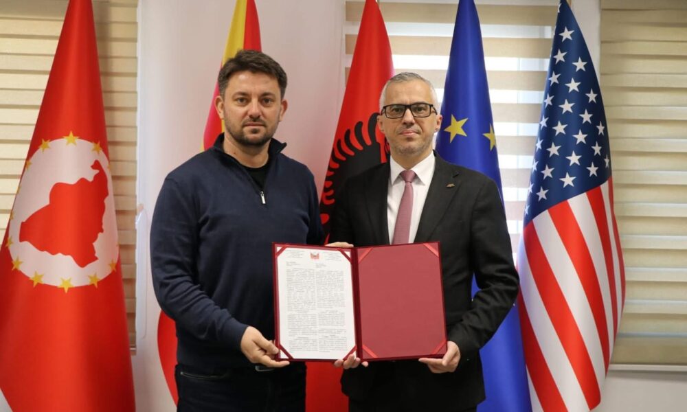 Lajm i mirë për Medresenë  Isa Beu  në Kondovë  Muhamet Elmazi nënshkruan lejen për sallën sportive 