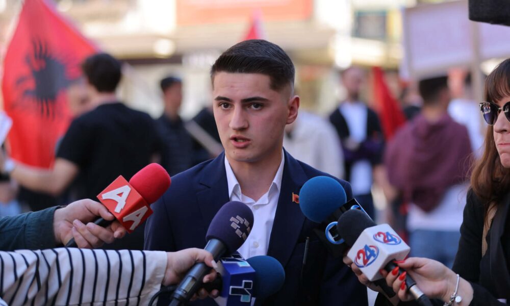 Studenti nga Shkupi  Yll Rustemi  Pse organizuesit e protestave studentore në Shkup nuk solidarizohen me protestat studentore në Tiranë 