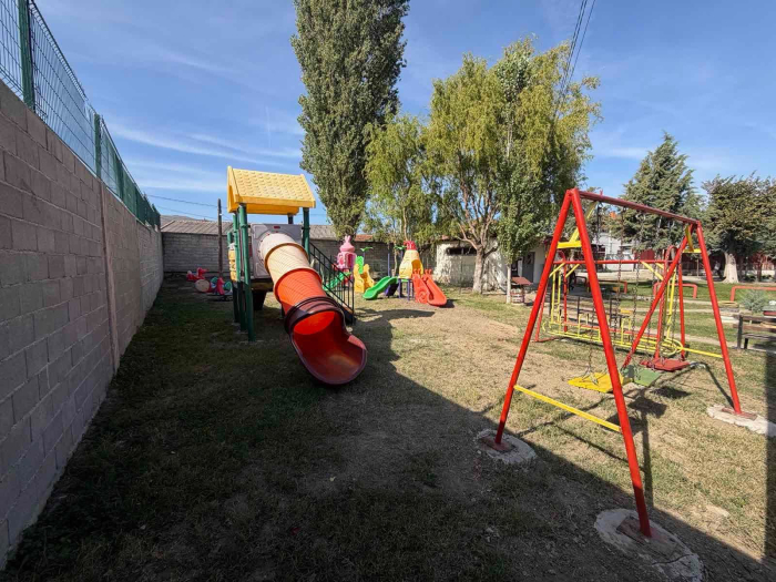 Burgu i Strumicës bëhet me lodra  luhatëse dhe rrëshqitëse