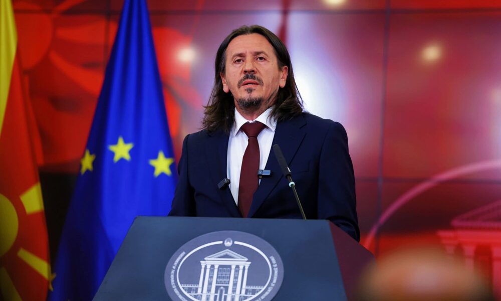 Ministri Sulejmani jep lajmin e madh  Tetova bëhet me Bibliotekë universitare  mundësi më shumë për studentët dhe botën akademike 
