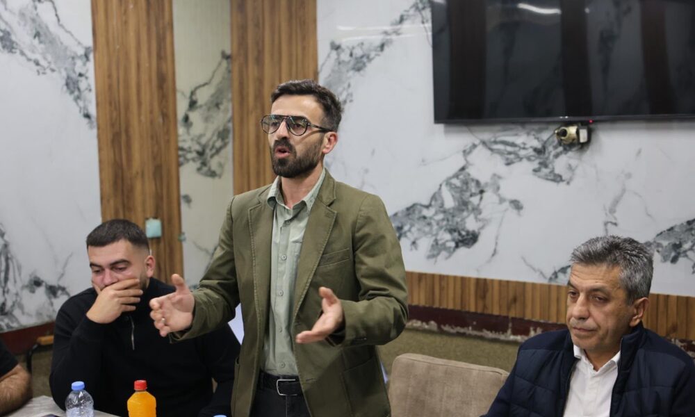 Jakup Huseini dhe Izet Mexhiti takojnë banorët e Çellopekut  Çdo ditë jemi mes qytetarëve