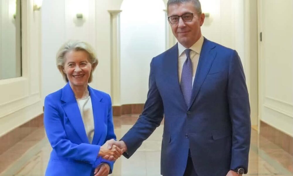 Mickoski i pakënaqur me Brukselin  Von der Leyen këmbëngul për ndryshimin e Kushtetutës