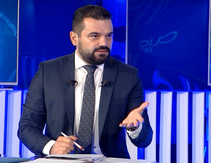 SKANDAL  Krenar Loga ngre alarmin për dhunë të dyshuar policore ndaj dy të rinjve  MPB ja të reagojë menjëherë 