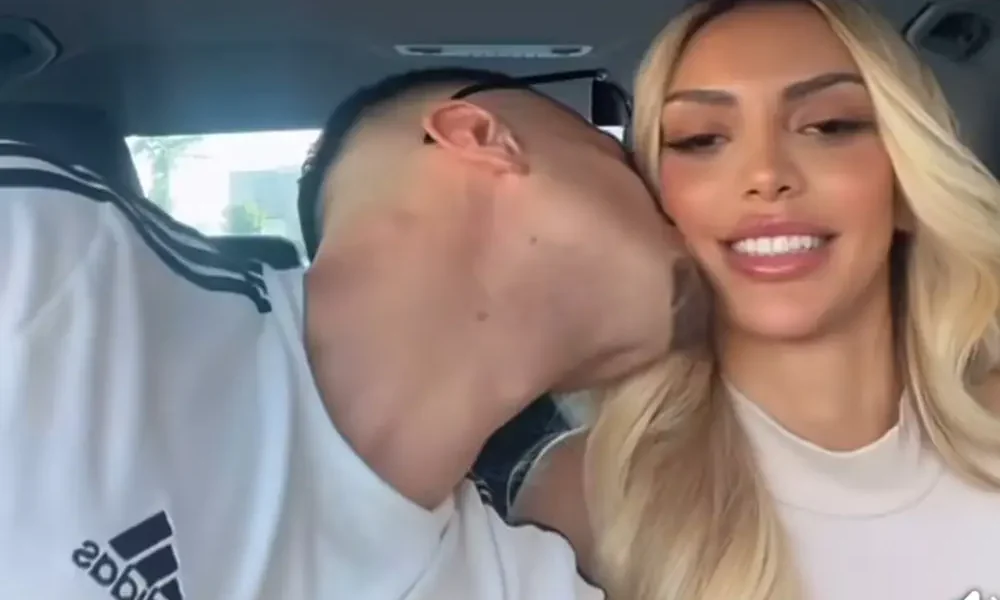 Brikena dhe Mateo  Një moment i veçantë familjar që ngjall emocione