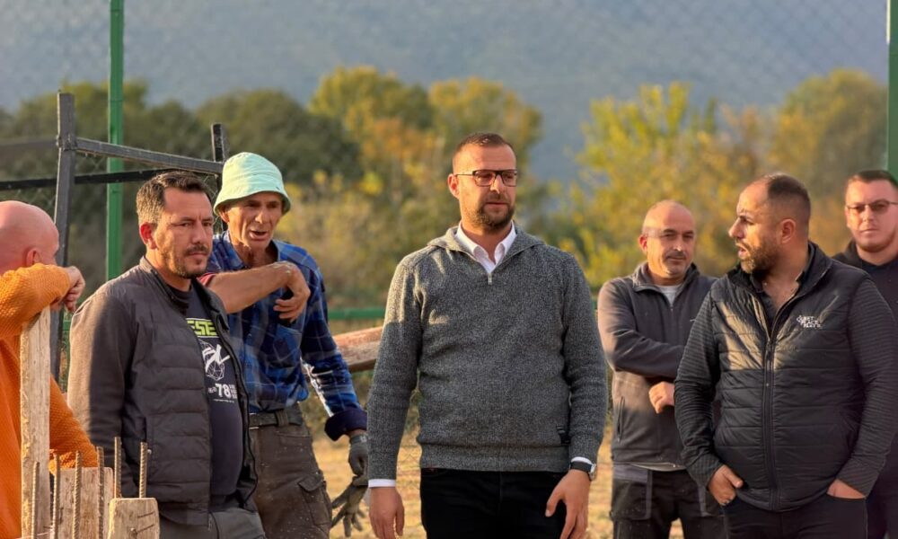 Daut Memishi viziton stadiumin e Nerashtit  Komuna e Tearcës do të mbështesë projektin