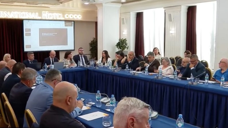 Forumi  Platformë për Opozitën   propozohen kandidatë të përbashkët në çdo bashki të vendit  diskutimet në tryezë 