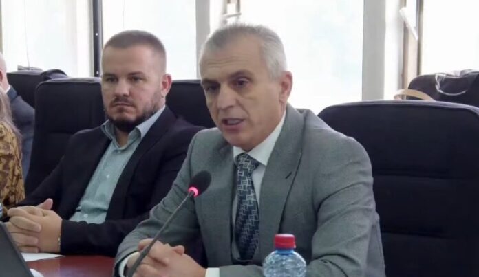 Hyseni  godet  Maksin për tre gishtat serbe  Mjaft me provokime nacionaliste