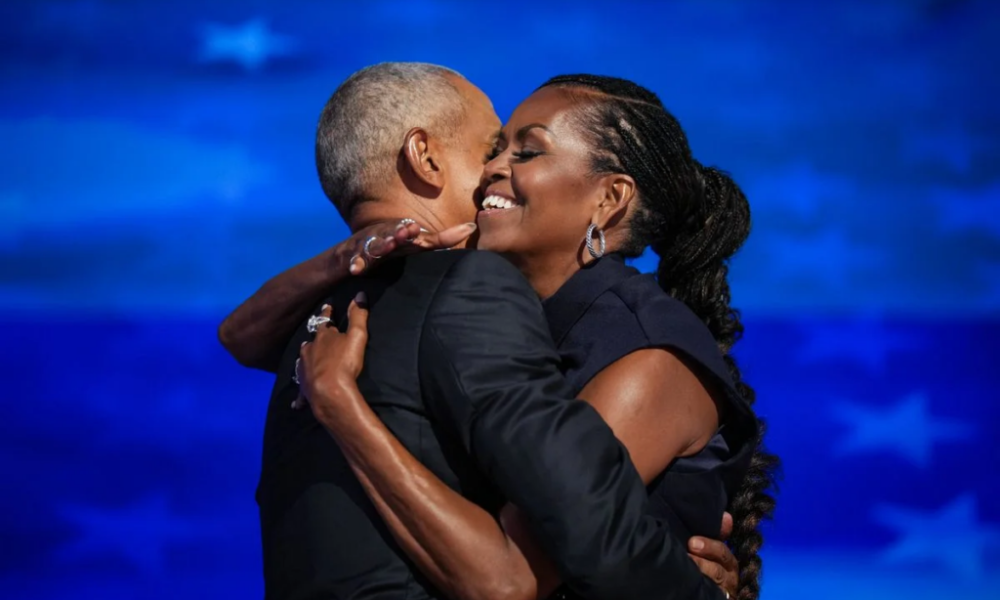  Të të dua bëhet gjithnjë    dashuria frymëzuese e Barack dhe Michelle Obama  Ja sa vite festuan së bashku 