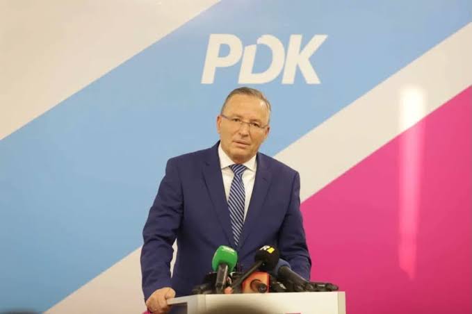 pdk-ja-i-gezohet-miratimit-te-ligjit-per-specialen-thote-se-u-shmang-kriza-e-re-me-zgjedhjen-e-presidentes