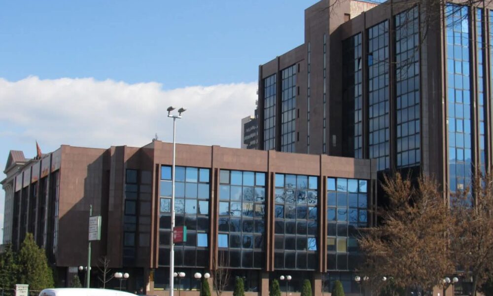 Hetim ndaj vllehësit që dyshohet se mashtronte me  vaksina kubaneze  kundër kancerit