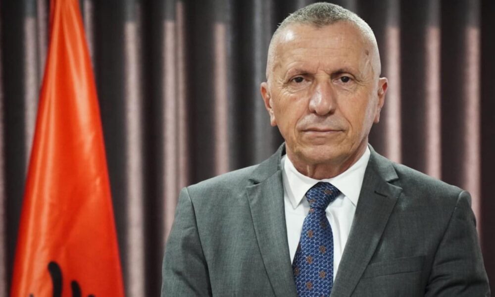 Kamberi  Vuçiqi po e zhvendos debatin nga të drejtat e shqiptarëve te akuzat për kërcënim ndaj Serbisë