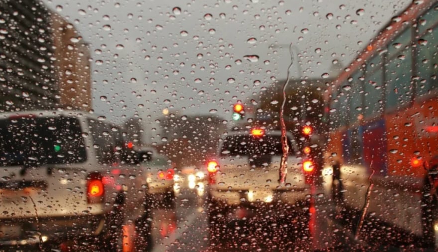Rikthehet i ftohti në Maqedoni  Shi  borë në male dhe erë mbi 60 km h 